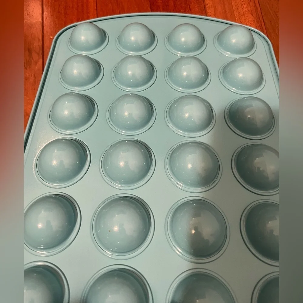 NWOT Pampered Chef Donut Hole Pan